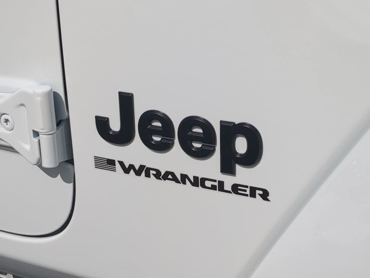 2026 Jeep Wrangler - Photo 13