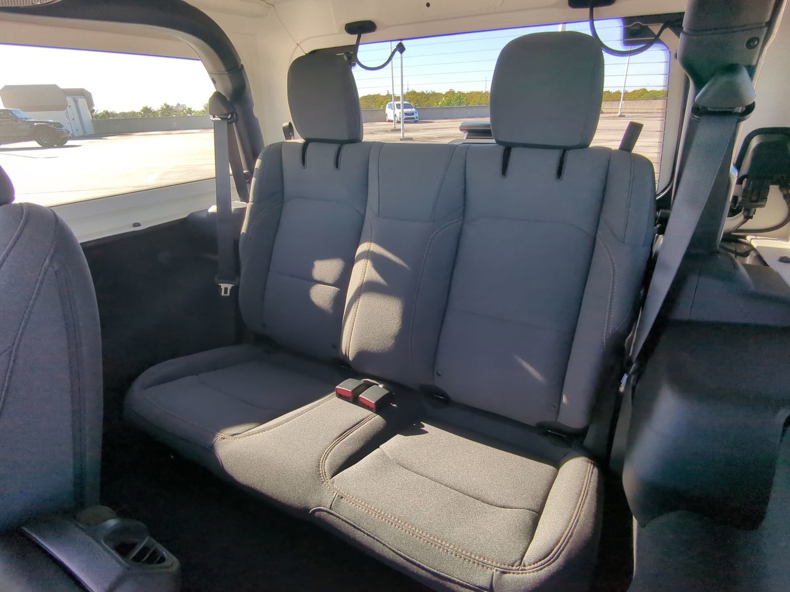 2026 Jeep Wrangler - Photo 15
