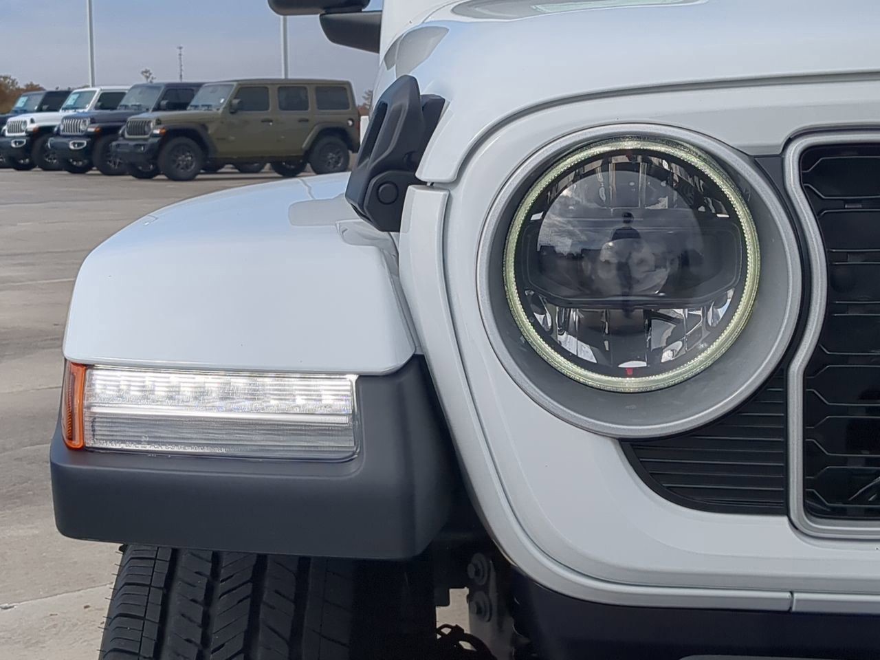 2026 Jeep Wrangler - Photo 10