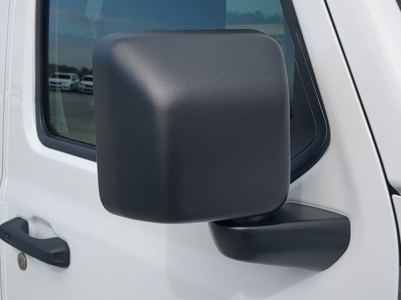 2026 Jeep Wrangler - Photo 12