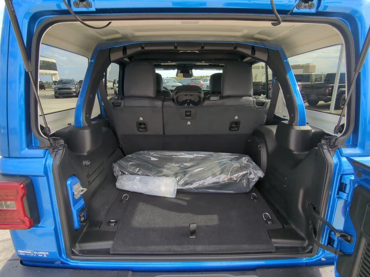 2026 Jeep Wrangler - Photo 14
