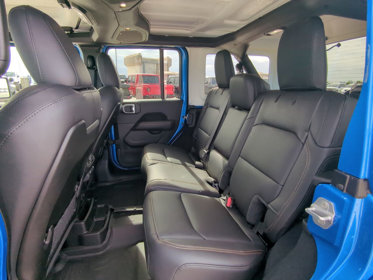 2026 Jeep Wrangler - Photo 15