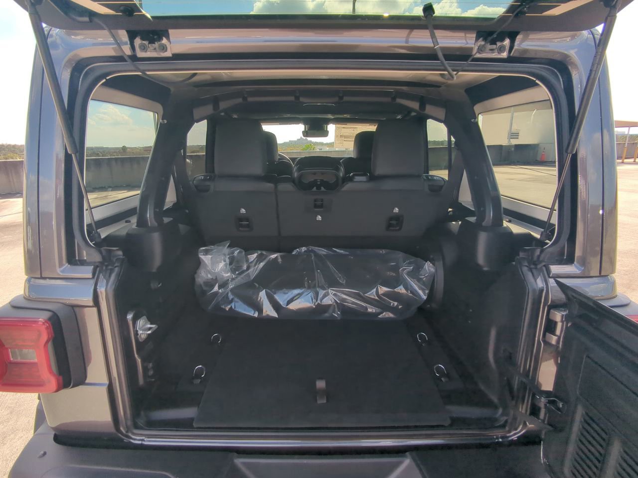 2026 Jeep Wrangler - Photo 13