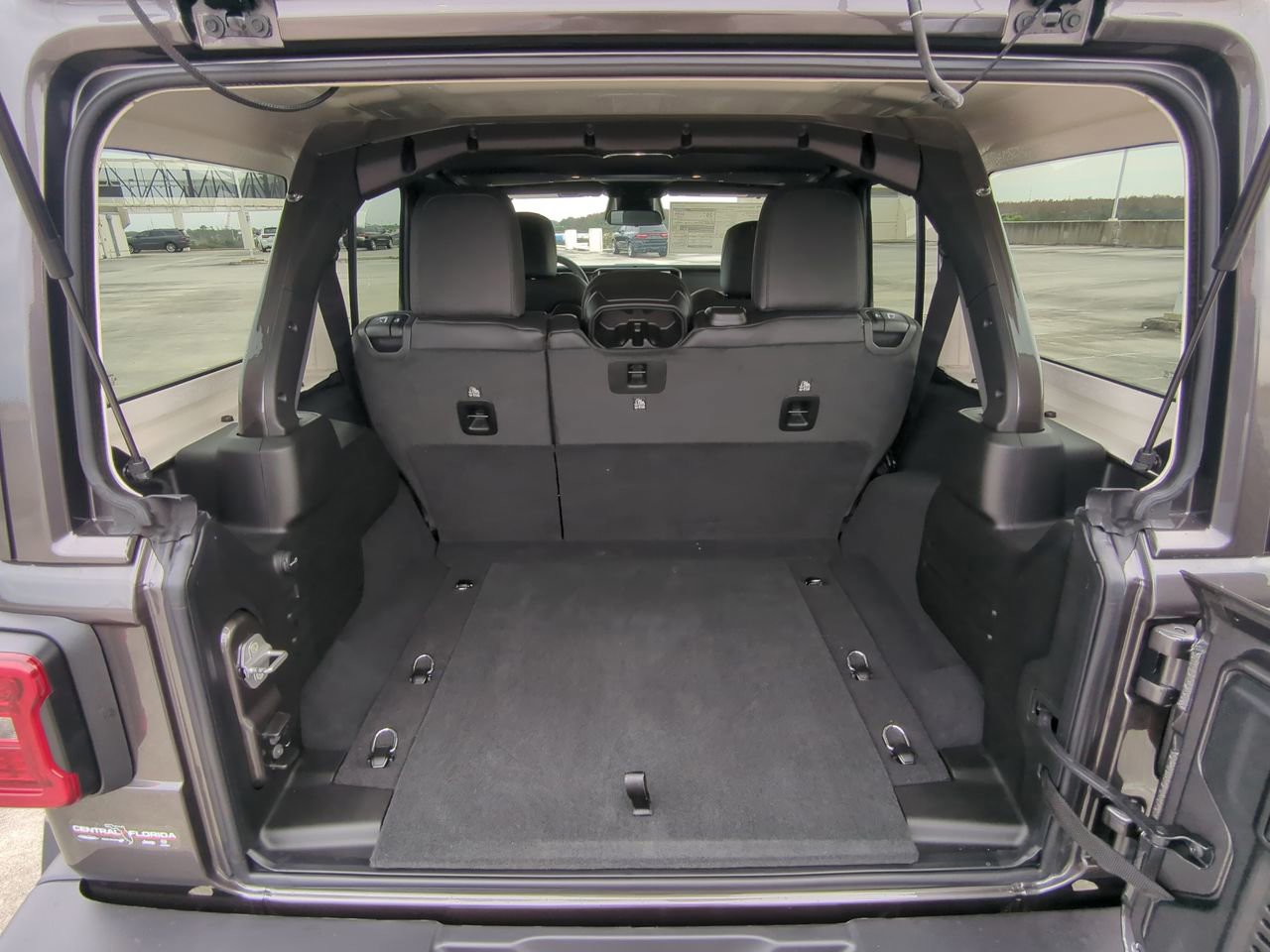 2026 Jeep Wrangler - Photo 14