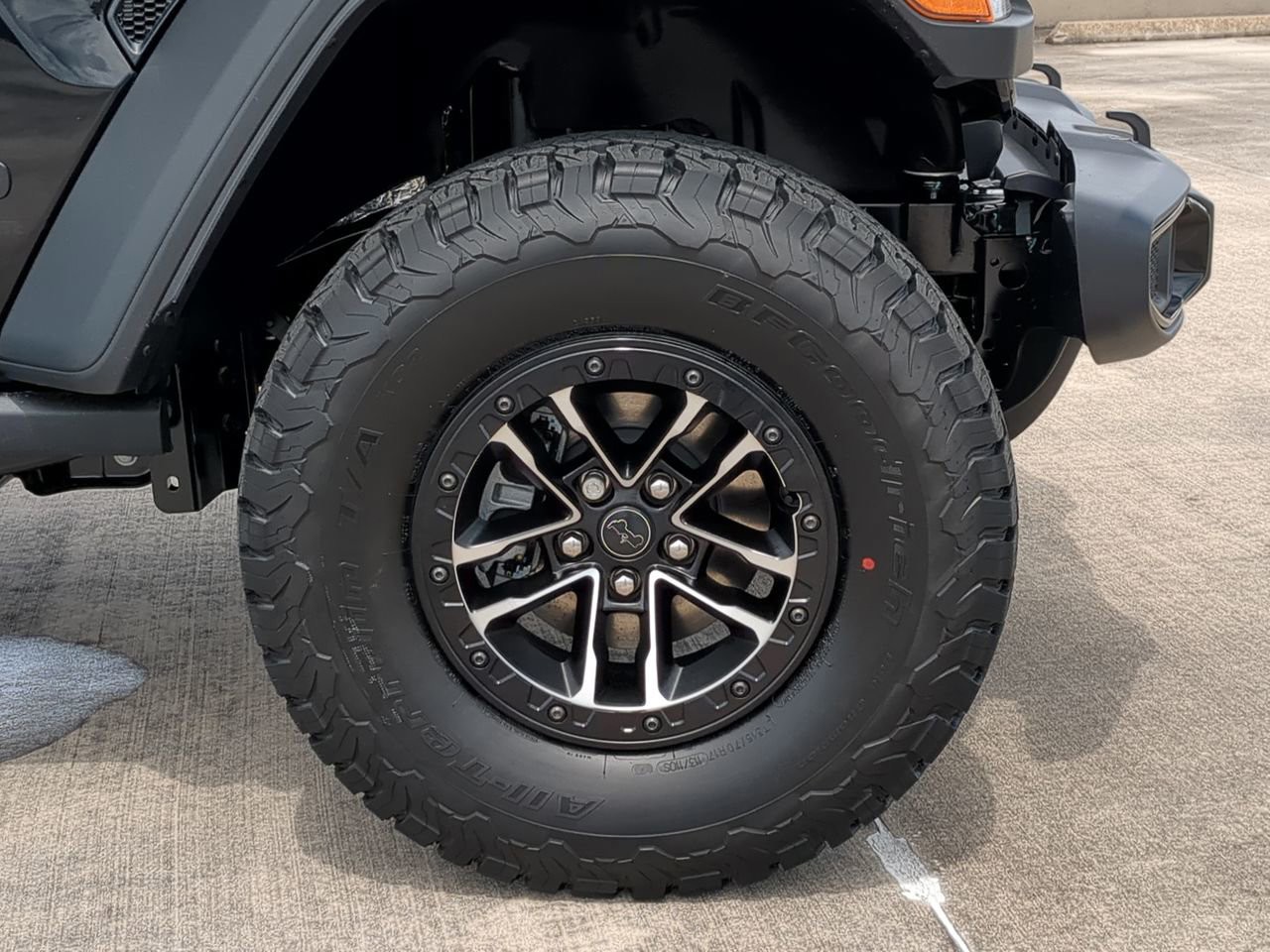 2025 Jeep Wrangler - Photo 11