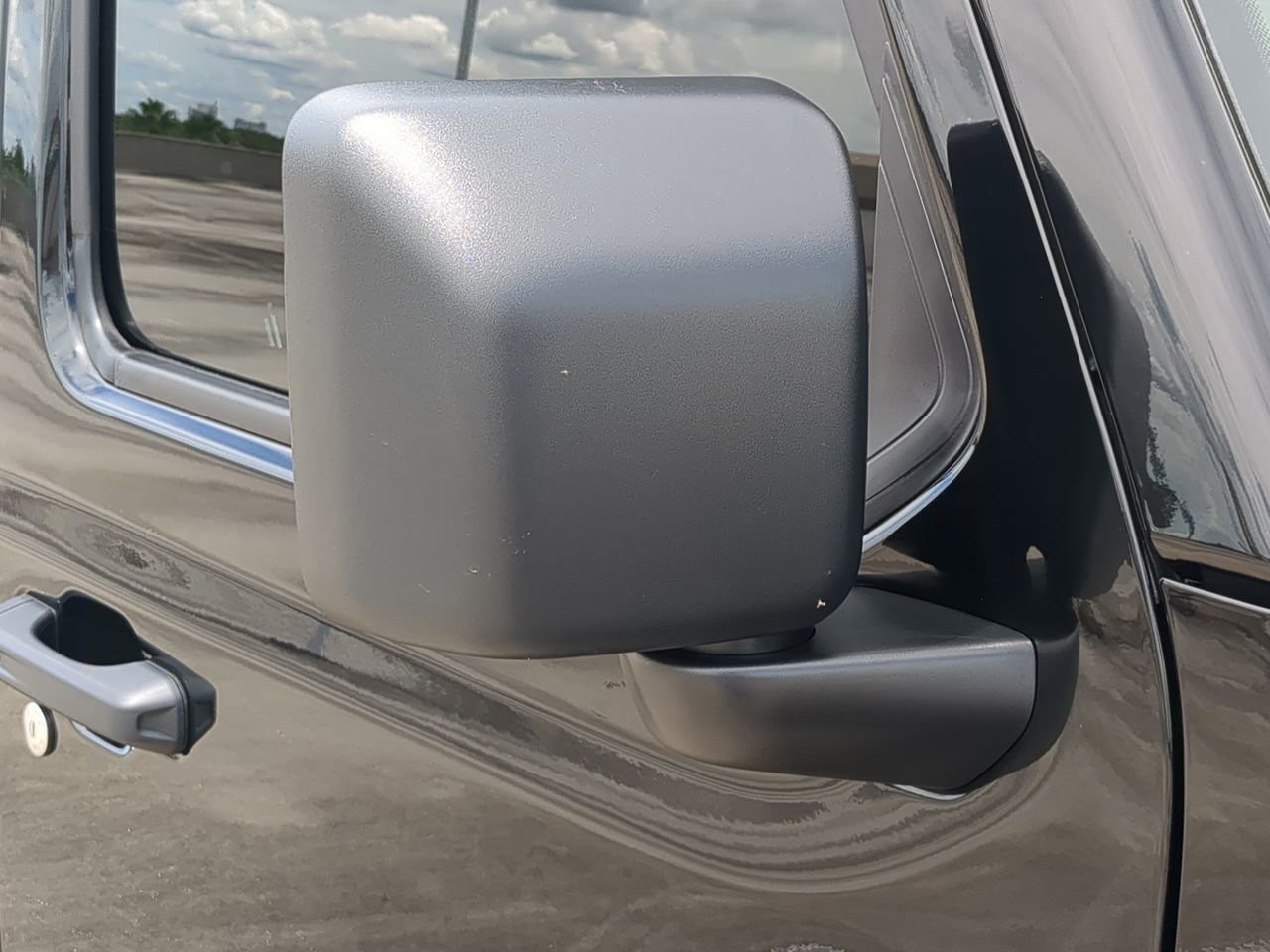 2025 Jeep Wrangler - Photo 12