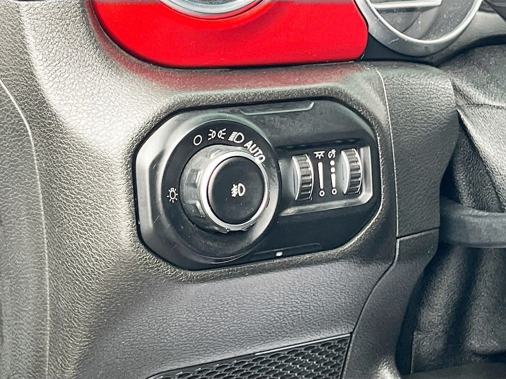 2019 Jeep Wrangler - Photo 10