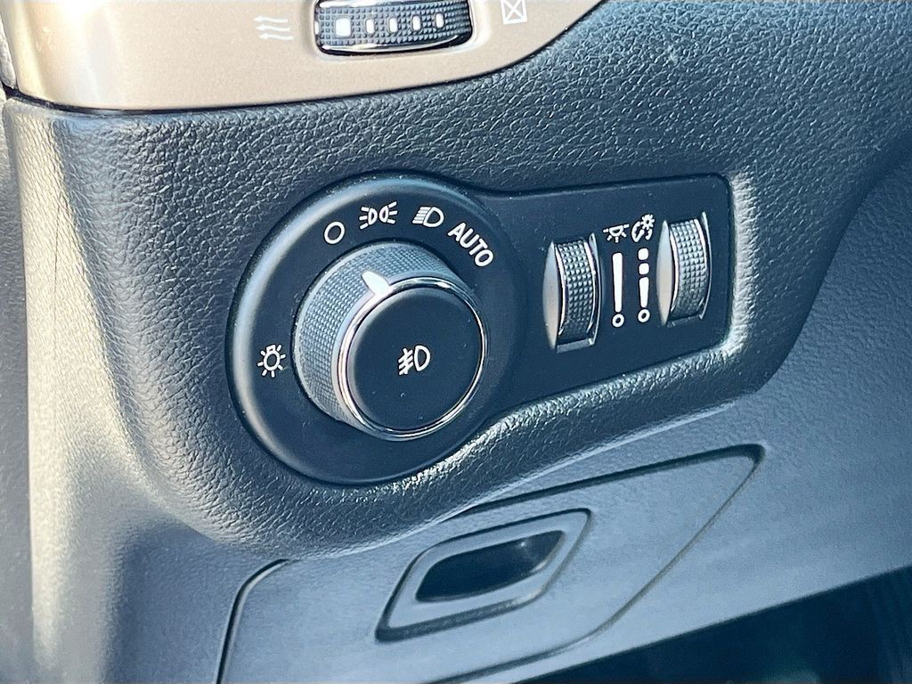 2015 Jeep Cherokee - Photo 10