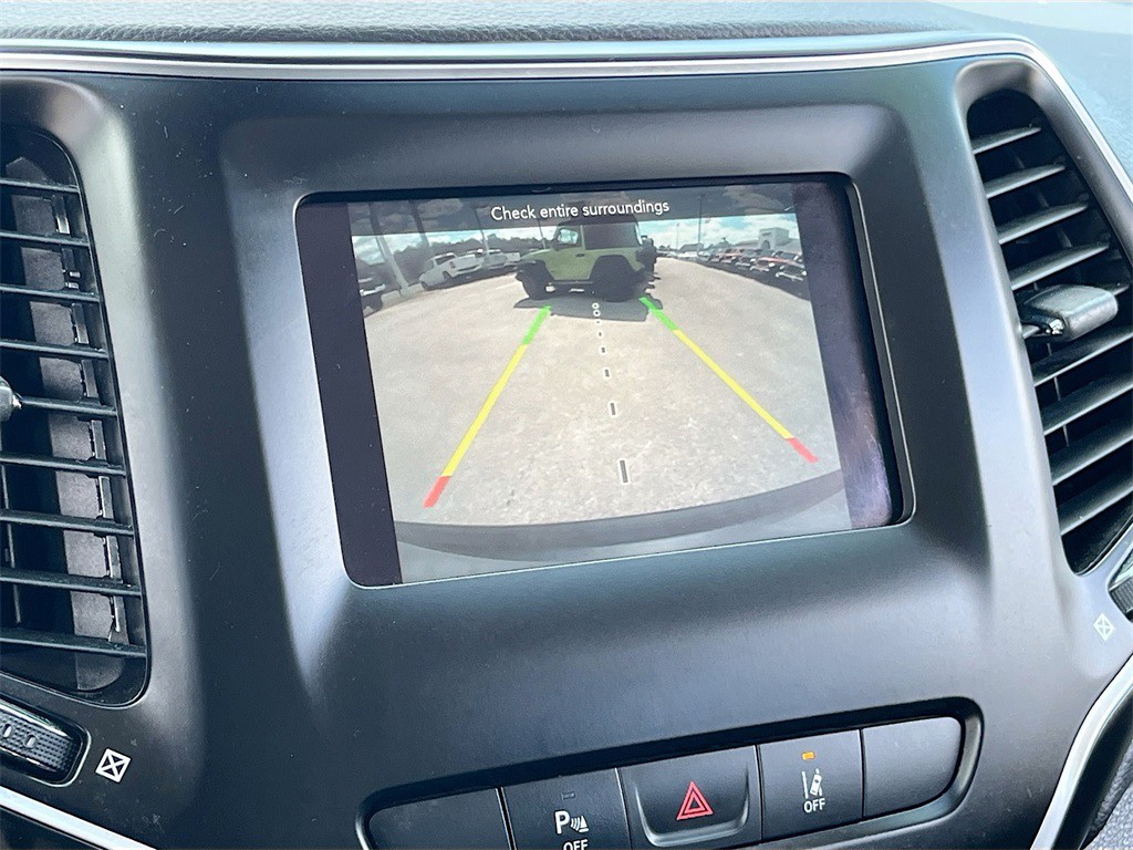 2021 Jeep Cherokee - Photo 13