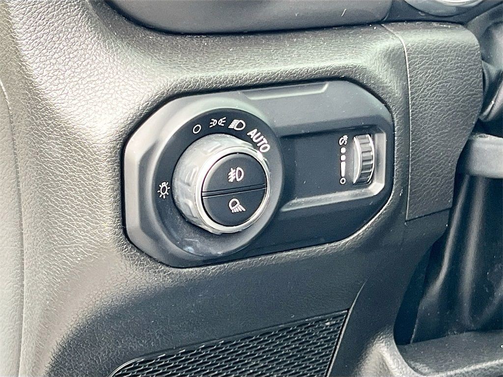 2023 Jeep Gladiator - Photo 10