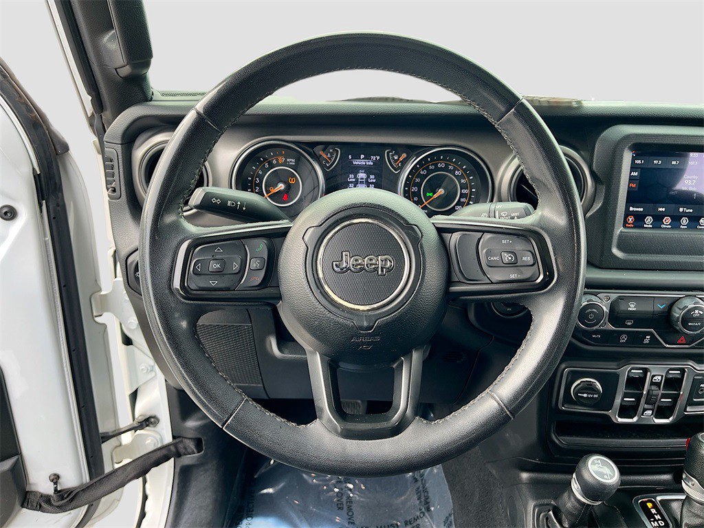 2023 Jeep Gladiator - Photo 11