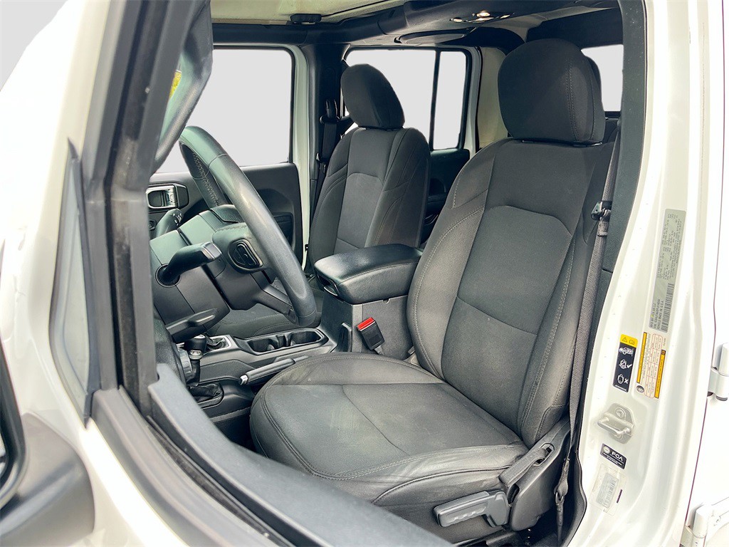 2023 Jeep Gladiator - Photo 18