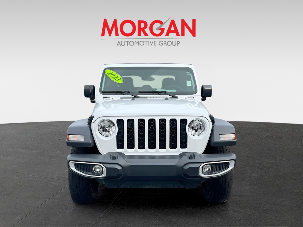 2023 Jeep Gladiator - Photo 2