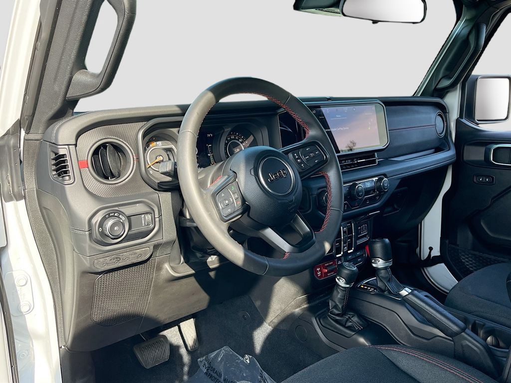 2024 Jeep Wrangler - Photo 9