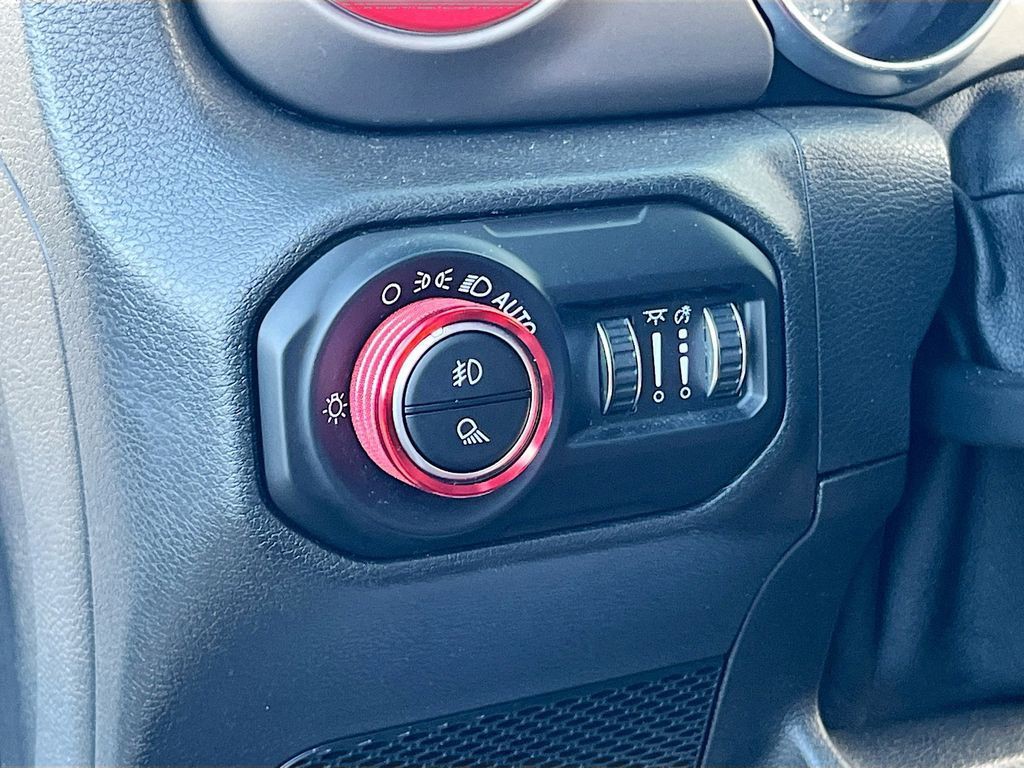 2021 Jeep Gladiator - Photo 10