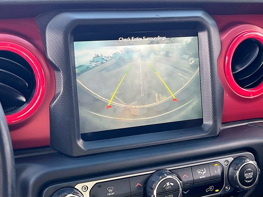 2021 Jeep Wrangler - Photo 14
