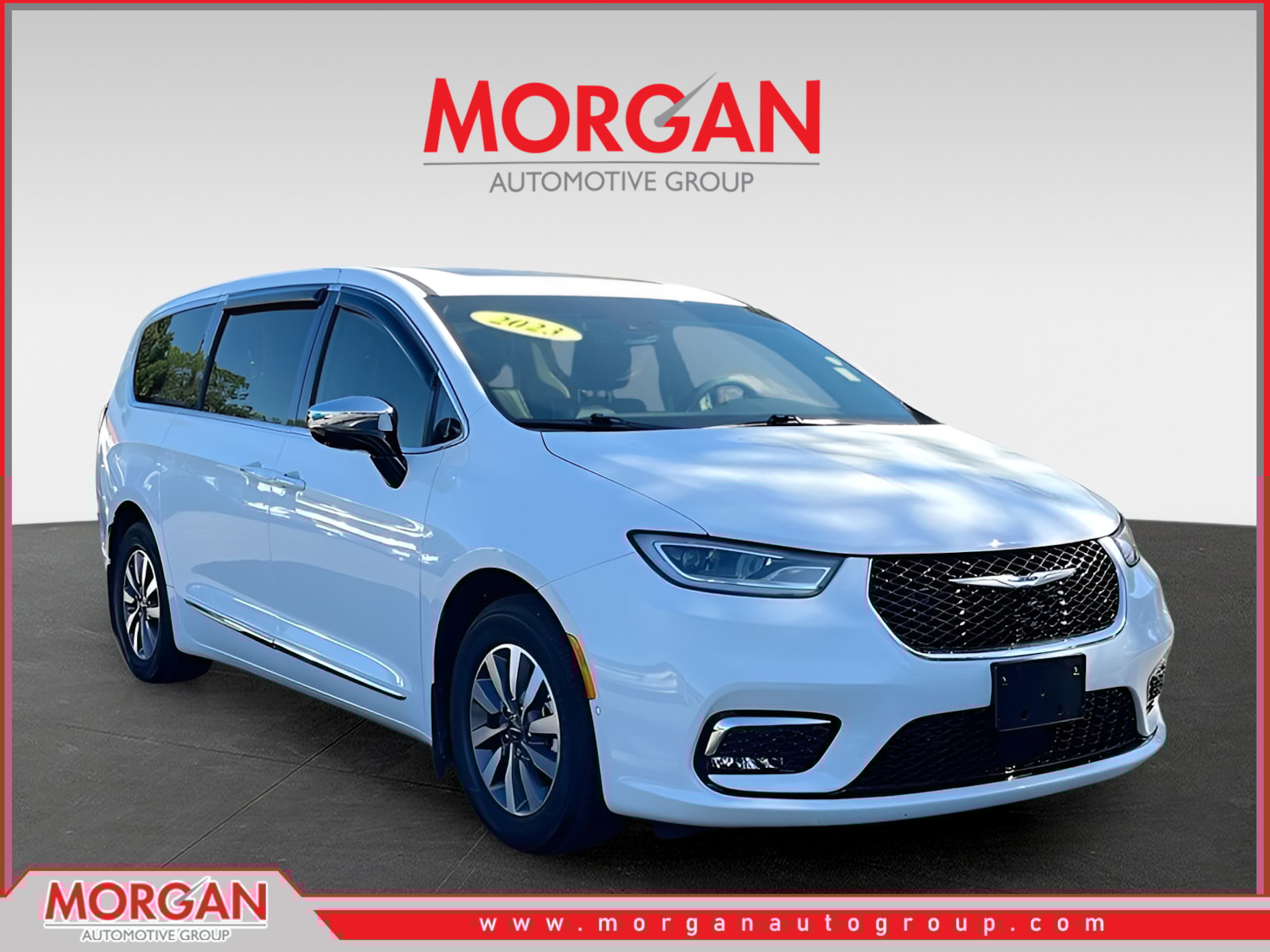 2023 Chrysler Pacifica Hybrid Limited's photo