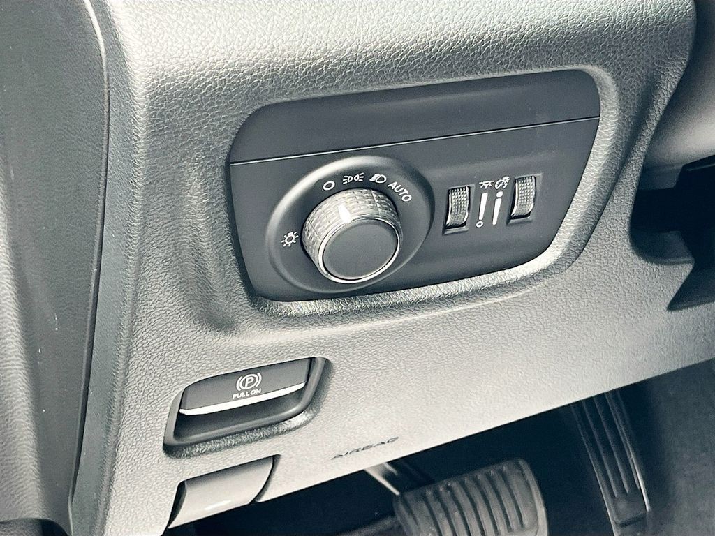 2025 Jeep Grand Cherokee - Photo 10
