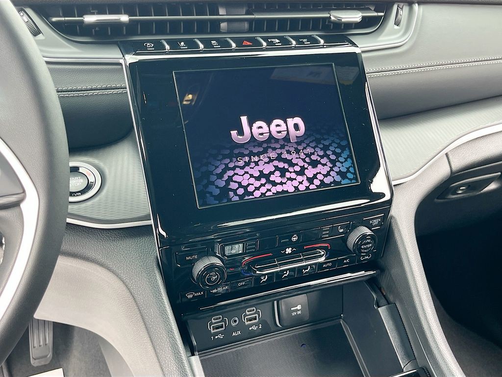 2025 Jeep Grand Cherokee - Photo 14
