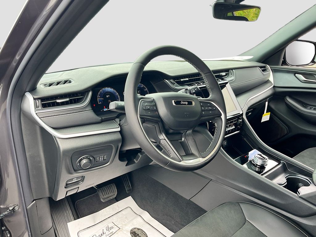 2025 Jeep Grand Cherokee - Photo 9