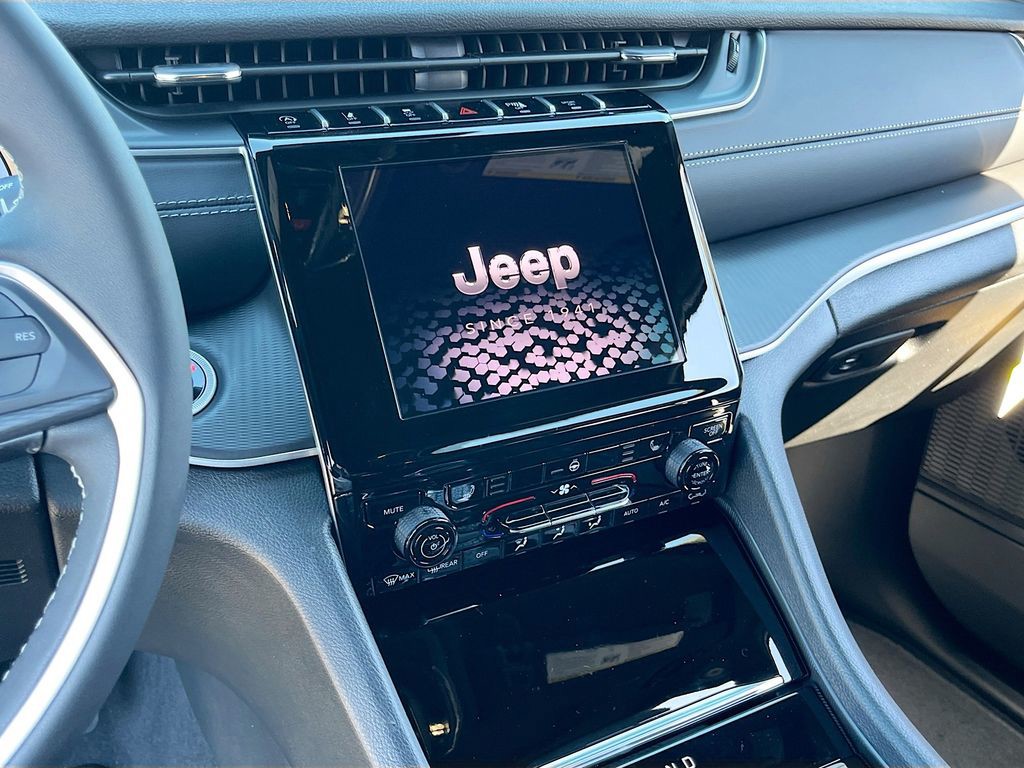 2025 Jeep Grand Cherokee L - Photo 14