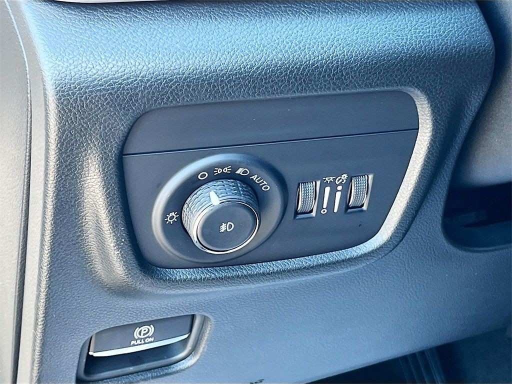 2025 Jeep Grand Cherokee - Photo 10