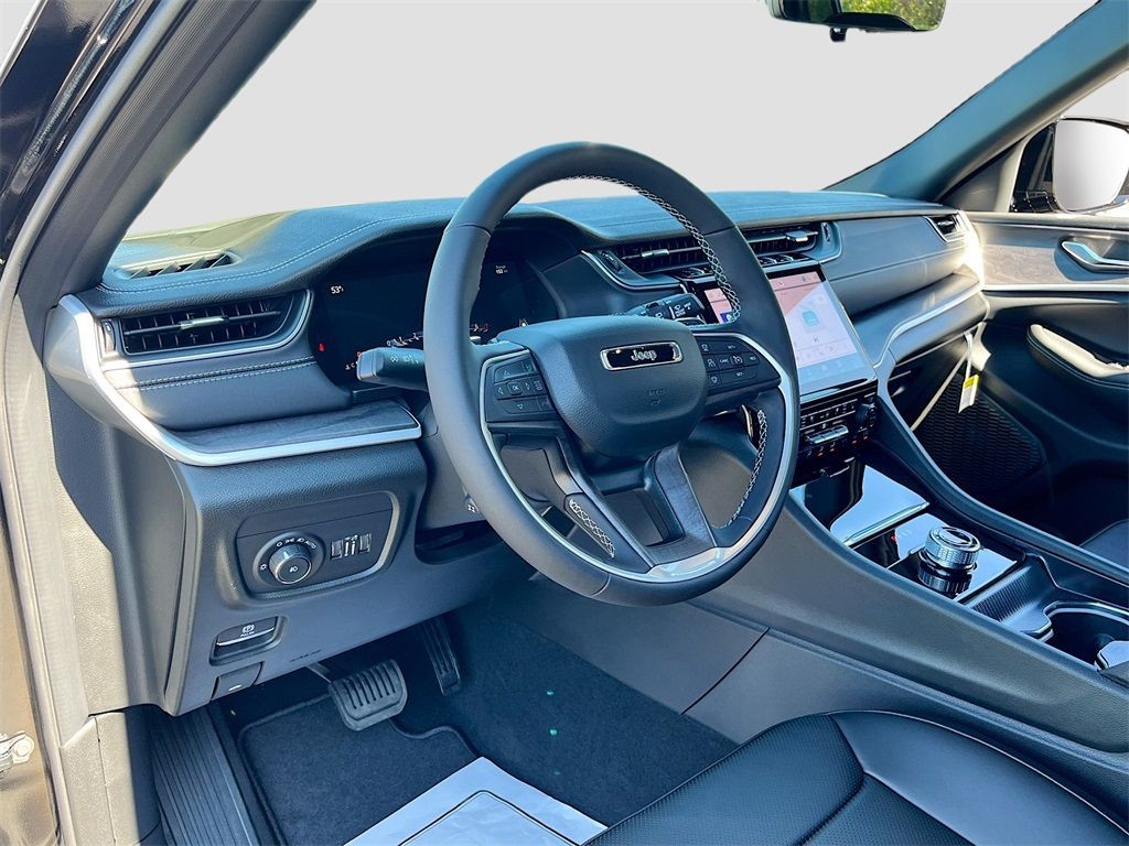 2025 Jeep Grand Cherokee - Photo 9