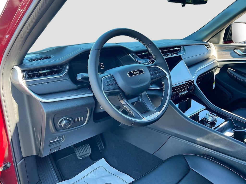 2025 Jeep Grand Cherokee - Photo 9