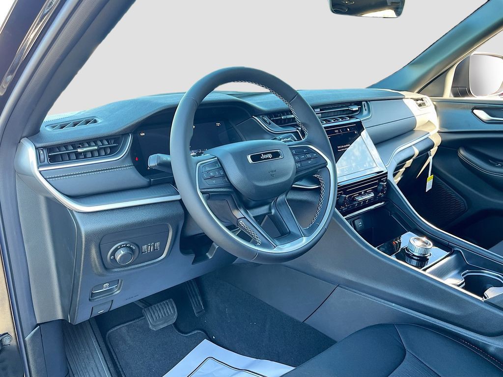 2025 Jeep Grand Cherokee - Photo 10