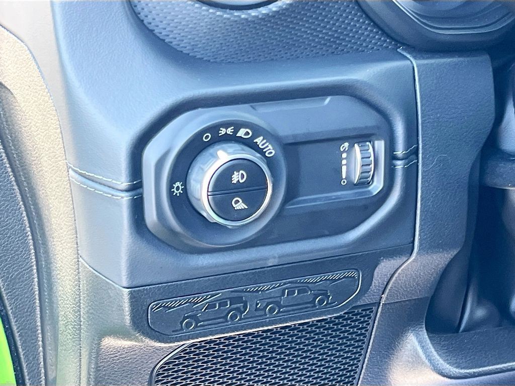 2026 Jeep Gladiator - Photo 10
