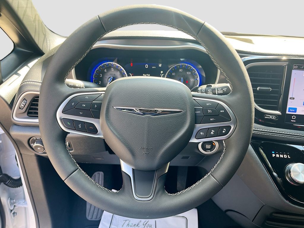 2026 Chrysler Pacifica - Photo 11