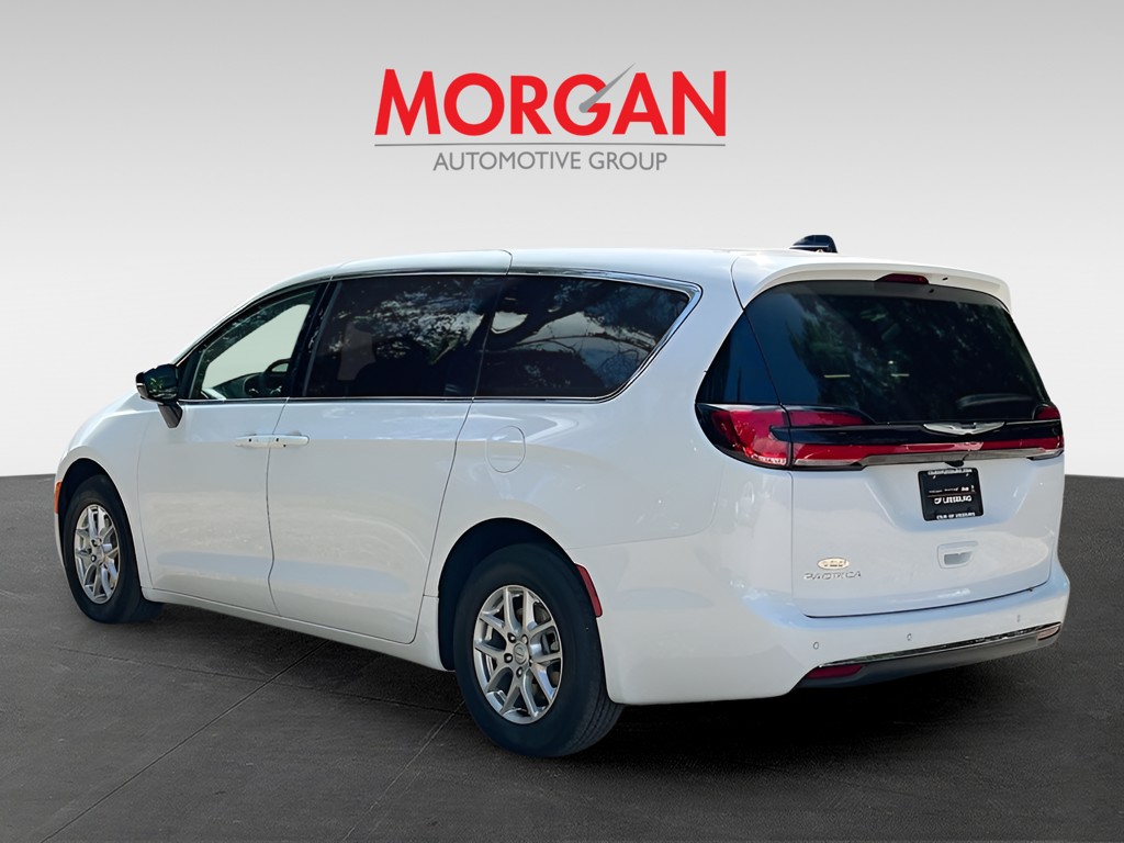 2026 Chrysler Pacifica - Photo 4