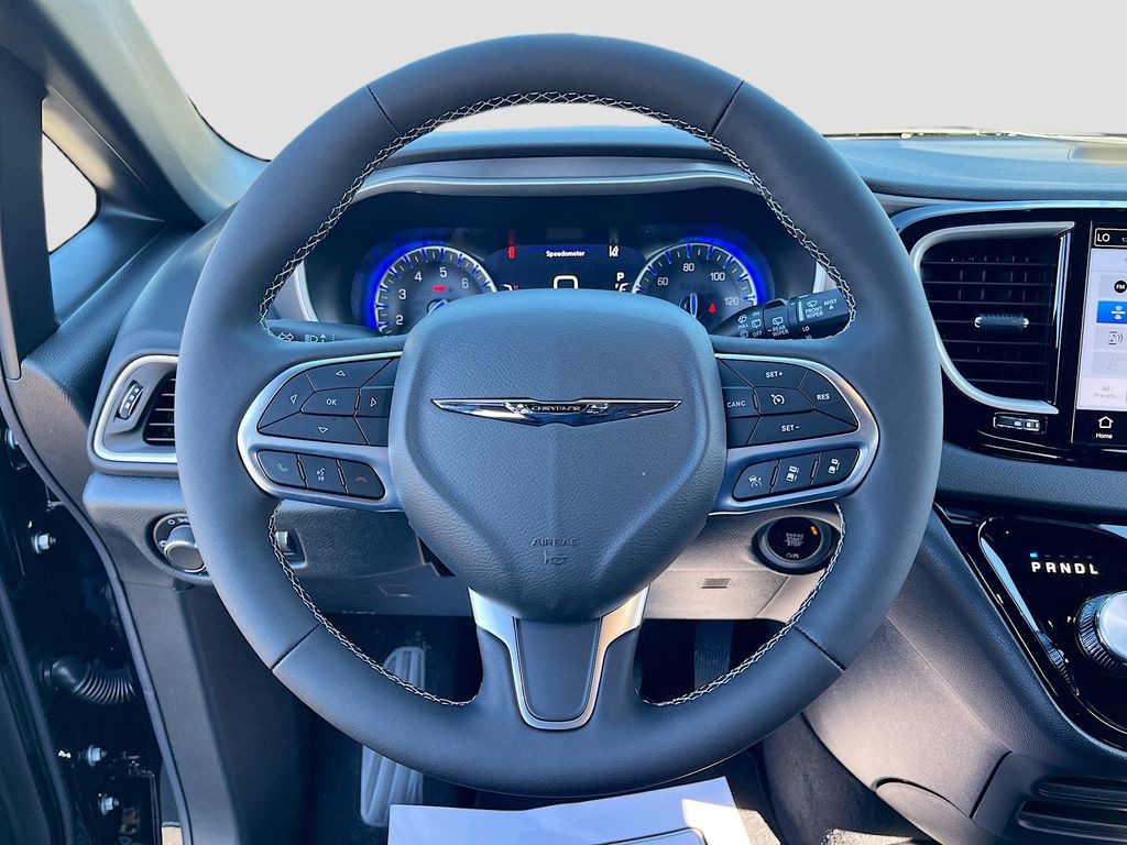2026 Chrysler Voyager - Photo 11