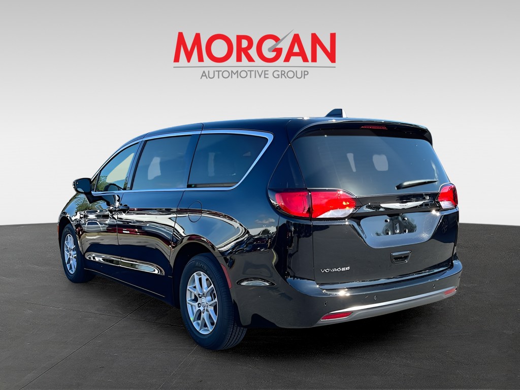 2026 Chrysler Voyager - Photo 4