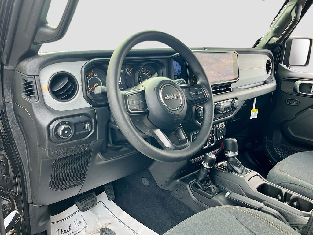 2026 Jeep Wrangler - Photo 9