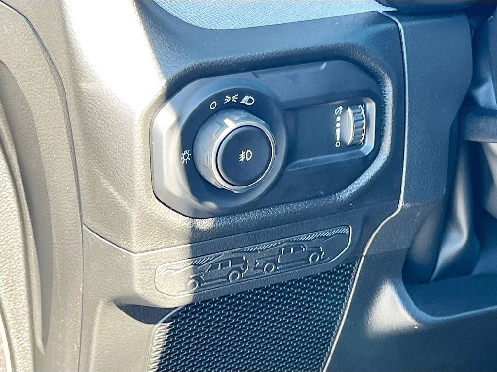 2026 Jeep Wrangler - Photo 10