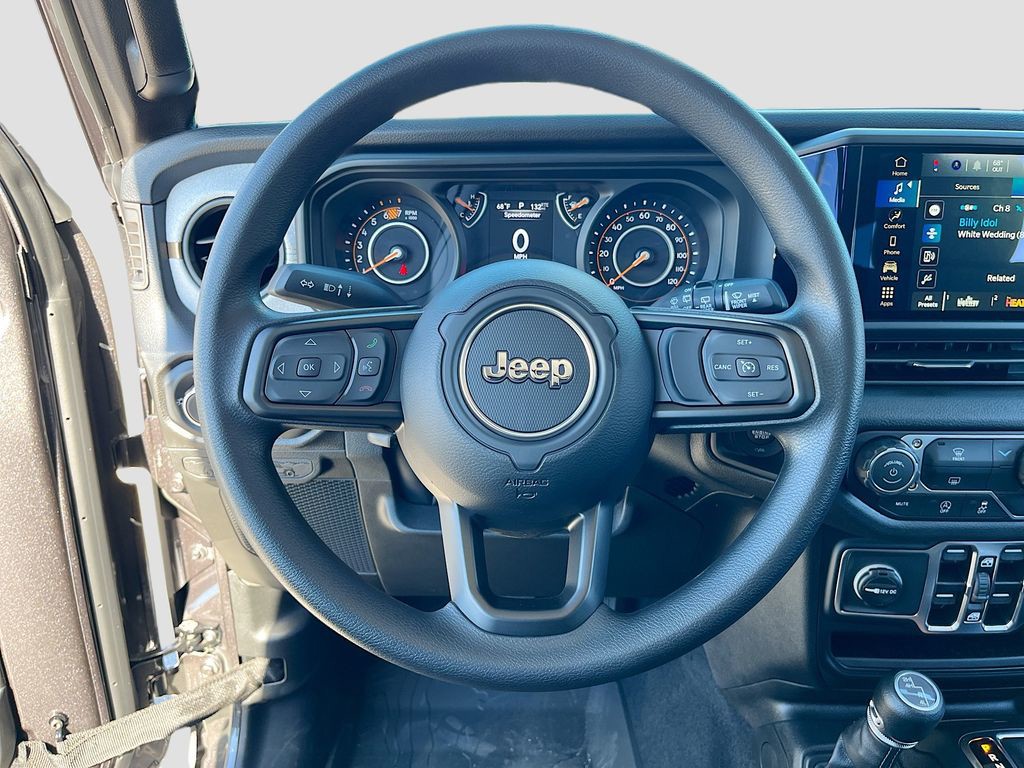 2026 Jeep Wrangler - Photo 11