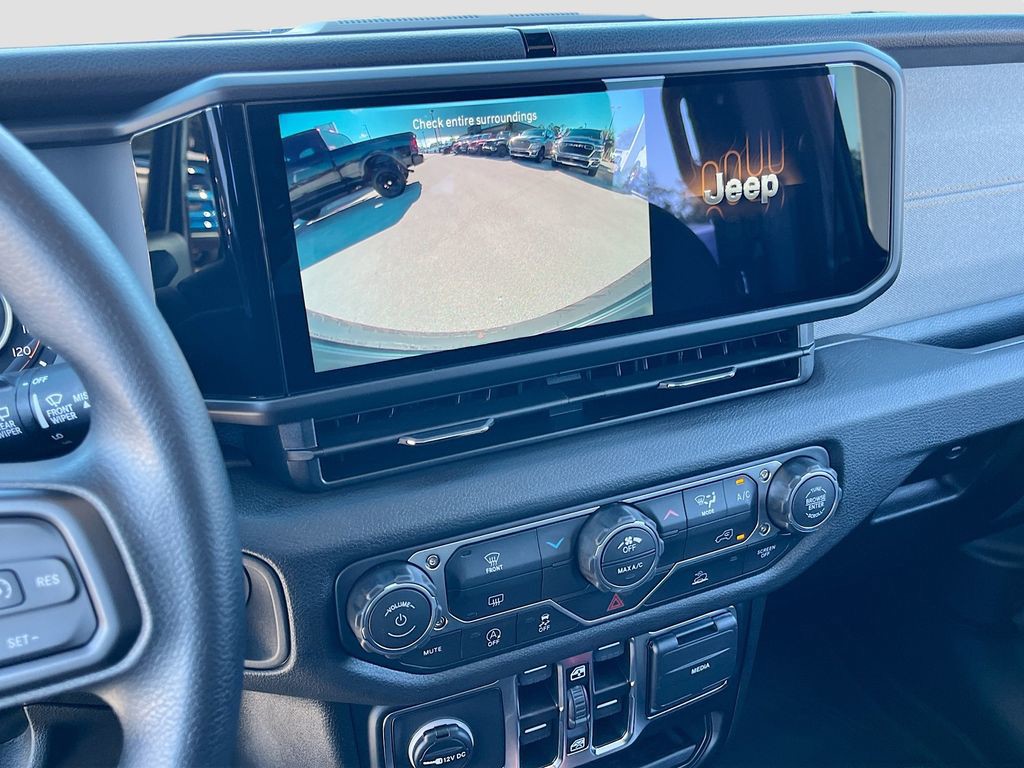 2026 Jeep Wrangler - Photo 13