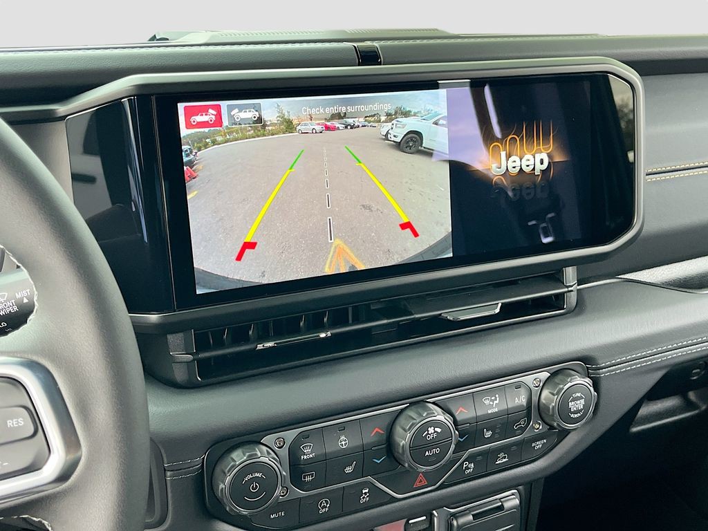 2026 Jeep Wrangler - Photo 14
