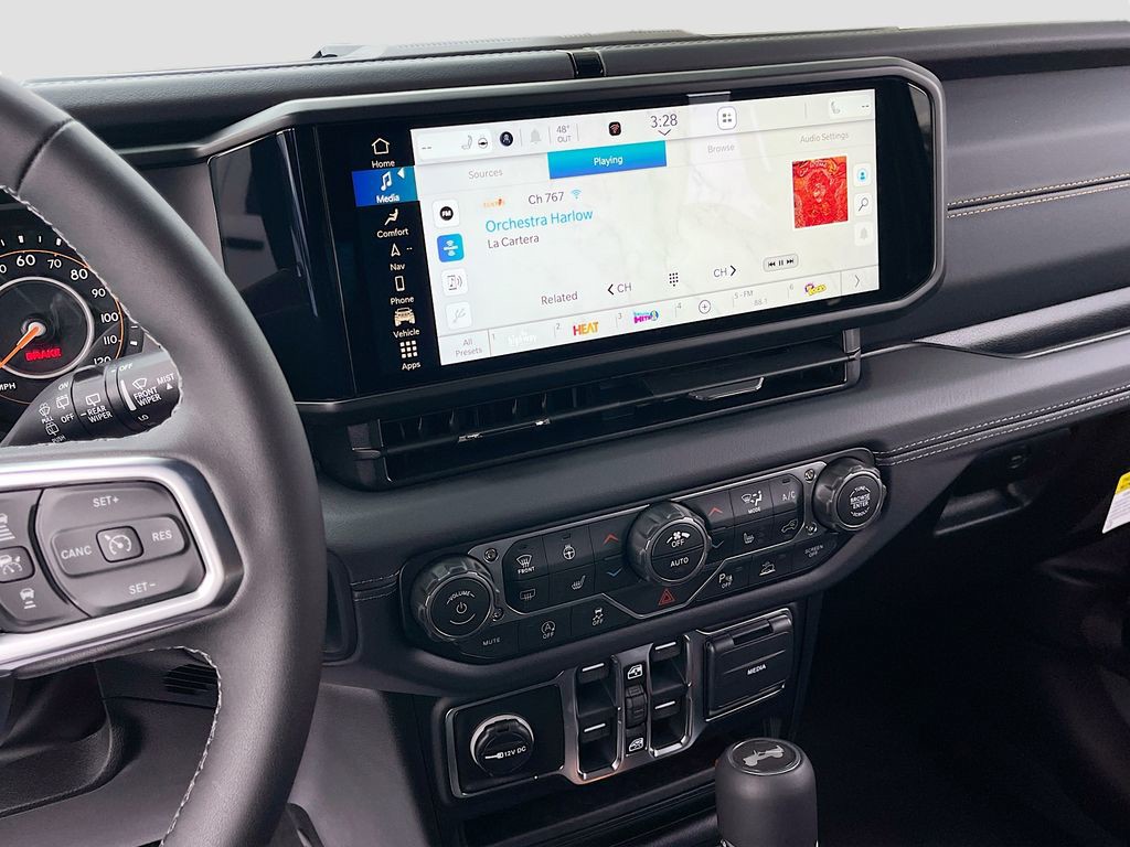 2026 Jeep Wrangler - Photo 15
