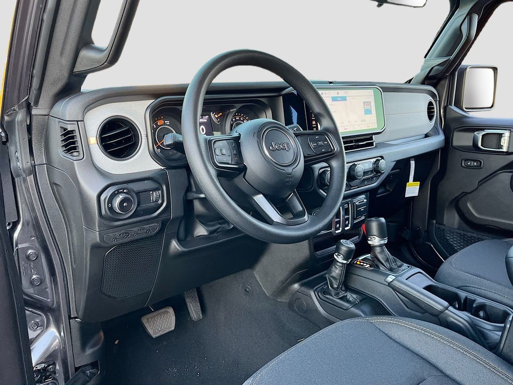 2026 Jeep Wrangler - Photo 9