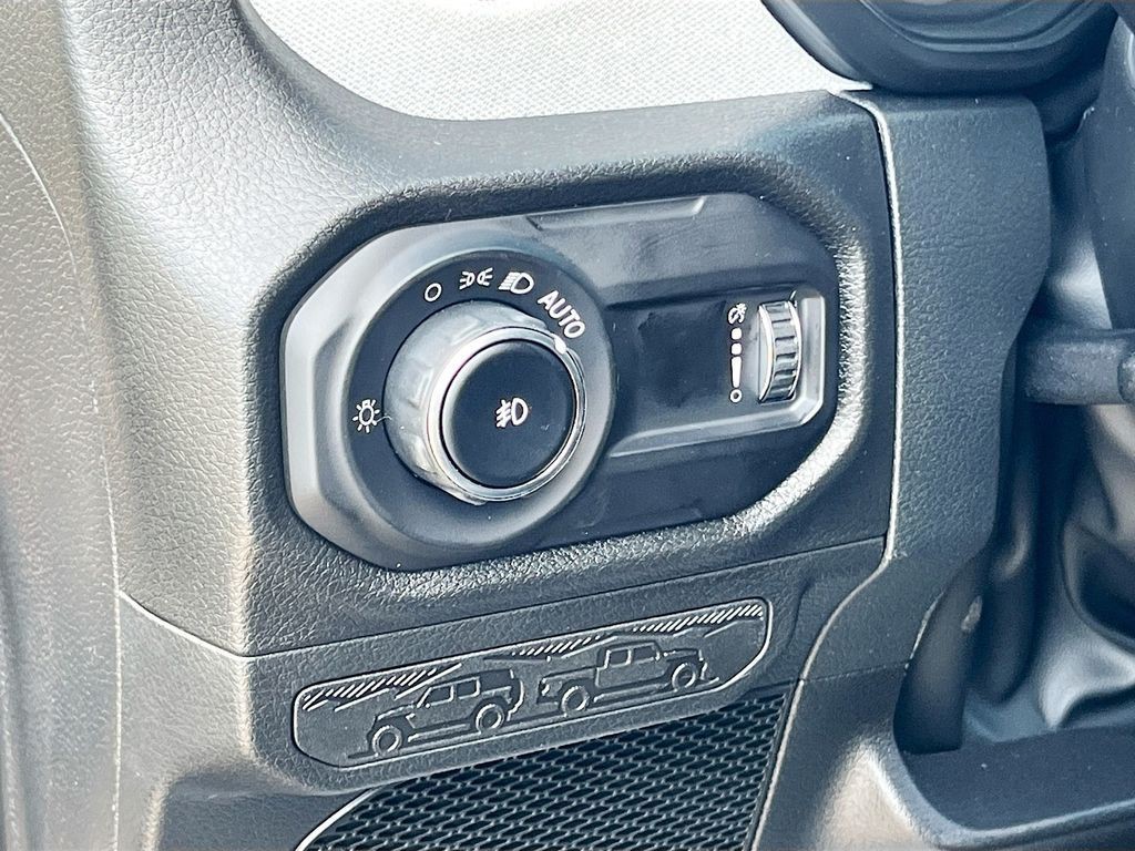 2026 Jeep Wrangler - Photo 10