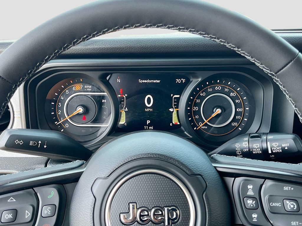 2026 Jeep Wrangler - Photo 12