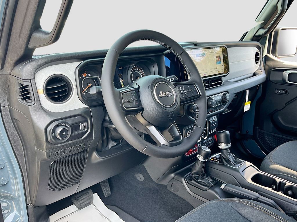 2026 Jeep Wrangler - Photo 9