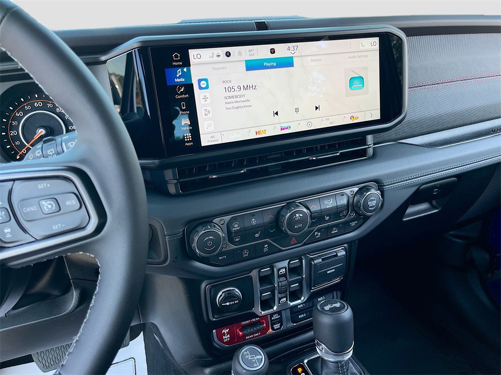 2026 Jeep Wrangler - Photo 14