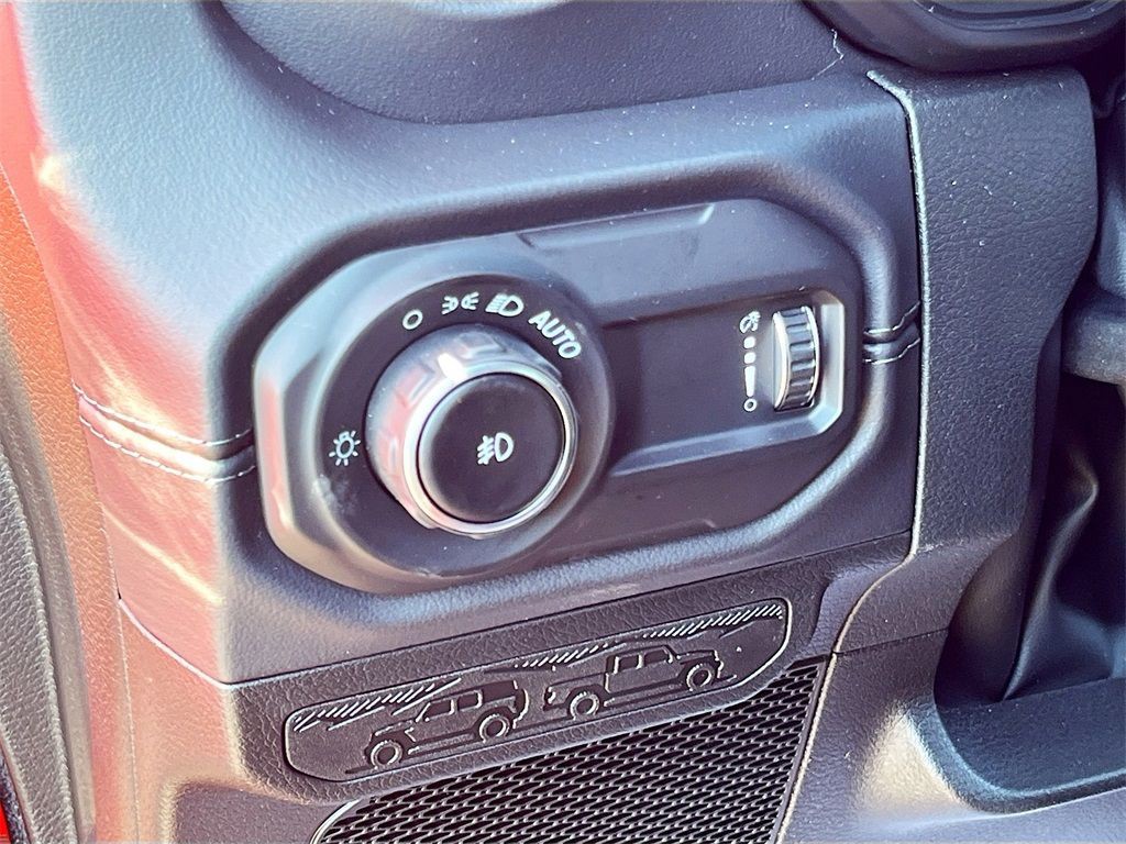 2026 Jeep Wrangler - Photo 10