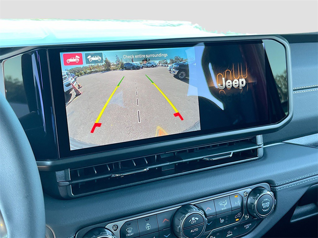 2026 Jeep Wrangler - Photo 14