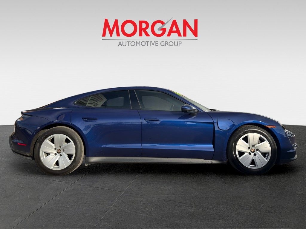 2022 Porsche Taycan - Photo 8
