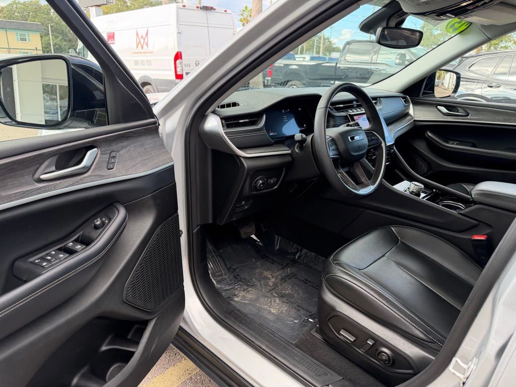 2023 Jeep Grand Cherokee - Photo 15