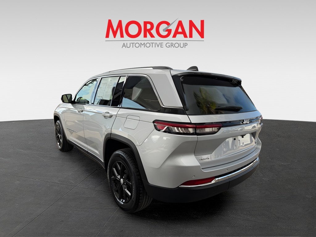 2023 Jeep Grand Cherokee - Photo 4